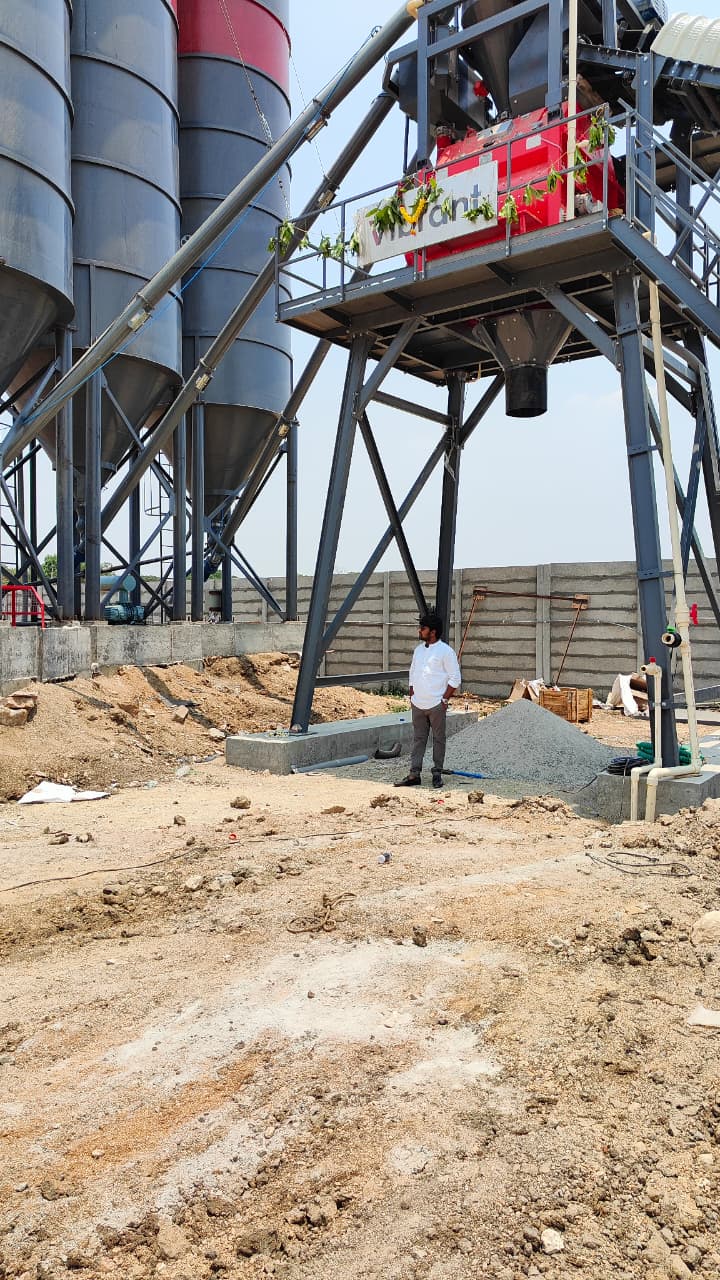 Batching plant with silos and mixing unit